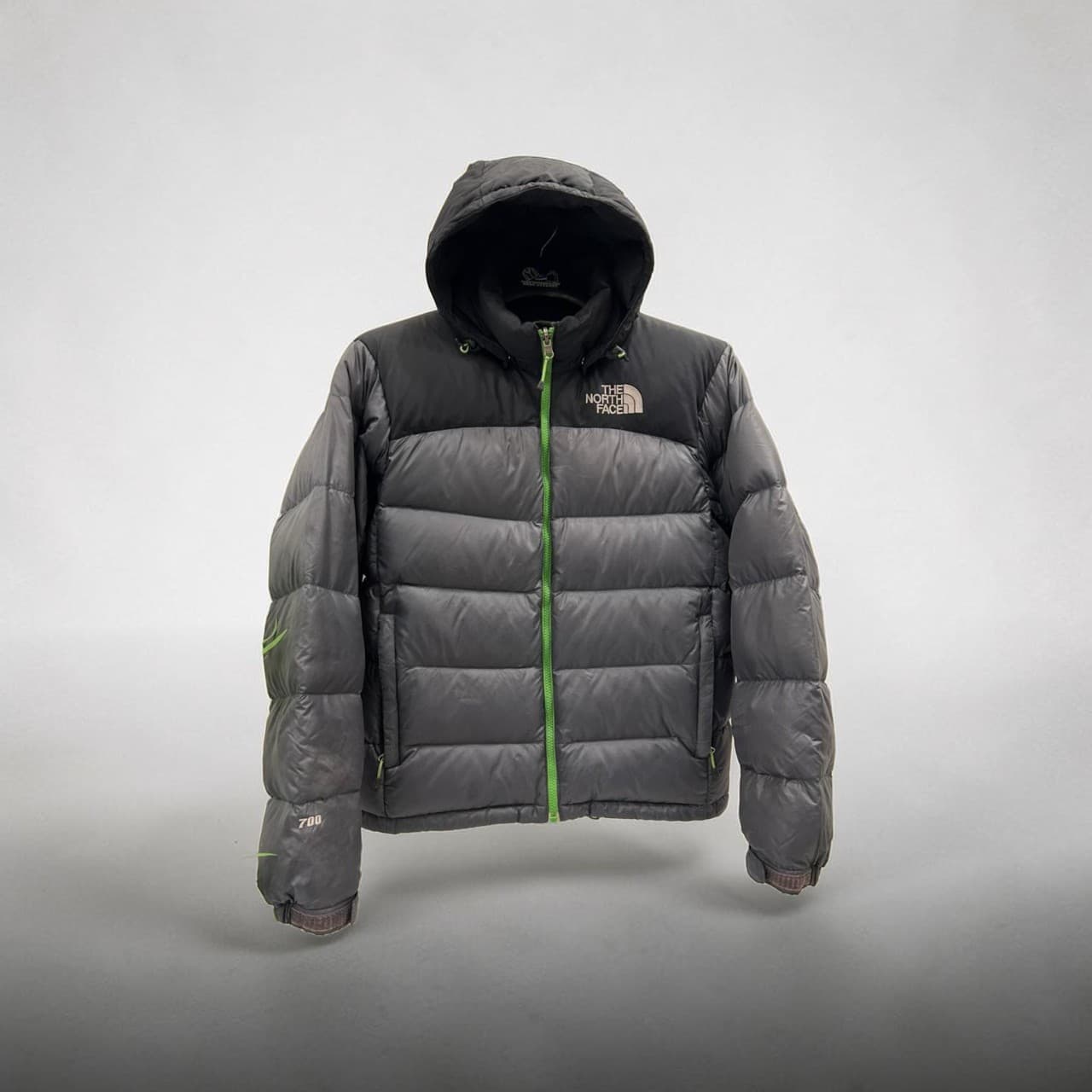 The North Face Vintage Lightweight Hooded Puffer Jacket – 700 LTD